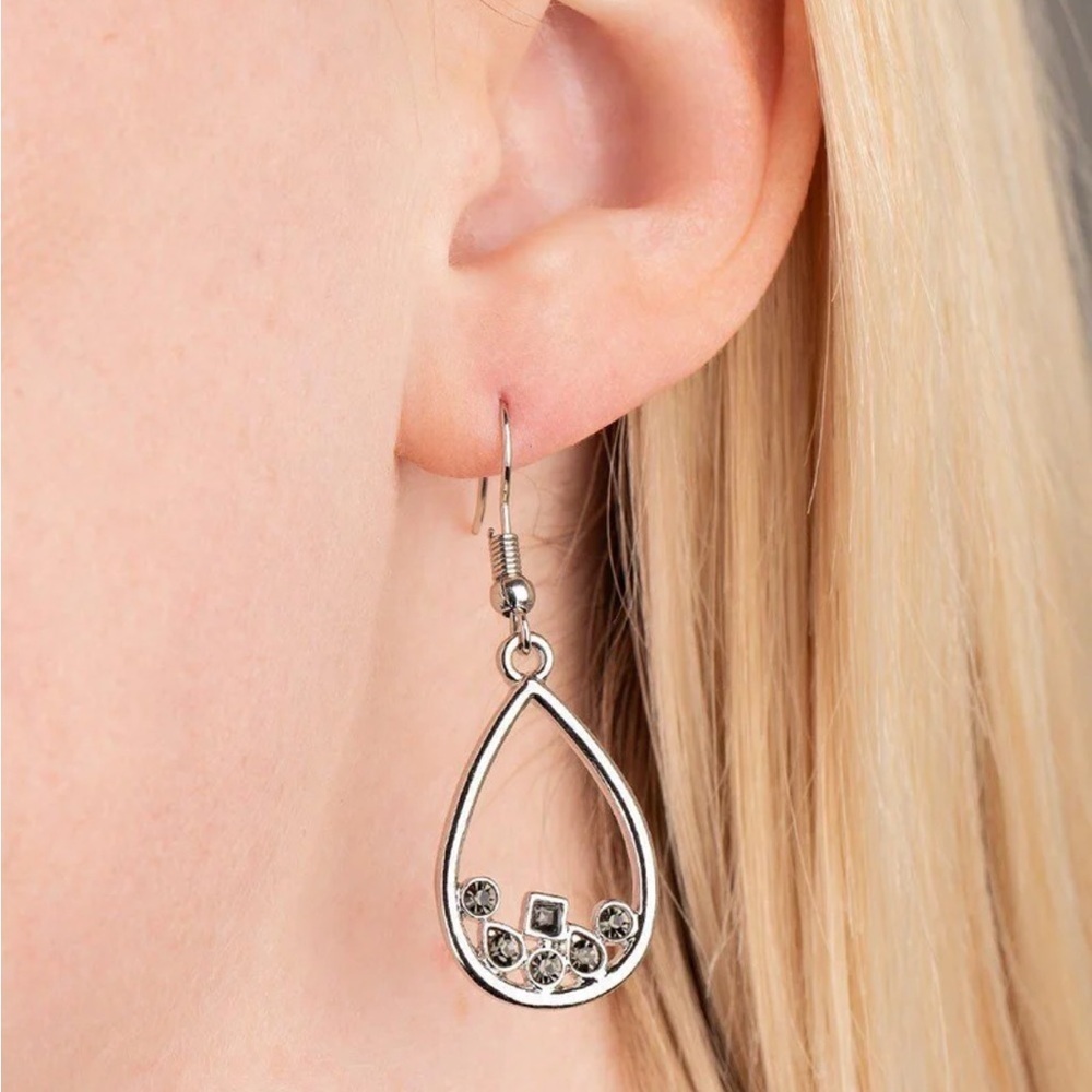 NWT Paparazzi Radiance Raindrop - Silver & Black Teardrop Hoop Earrings